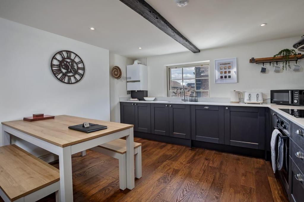 Paradise Square - Remodelled 18Th Century Apartme Sheffield Exterior foto